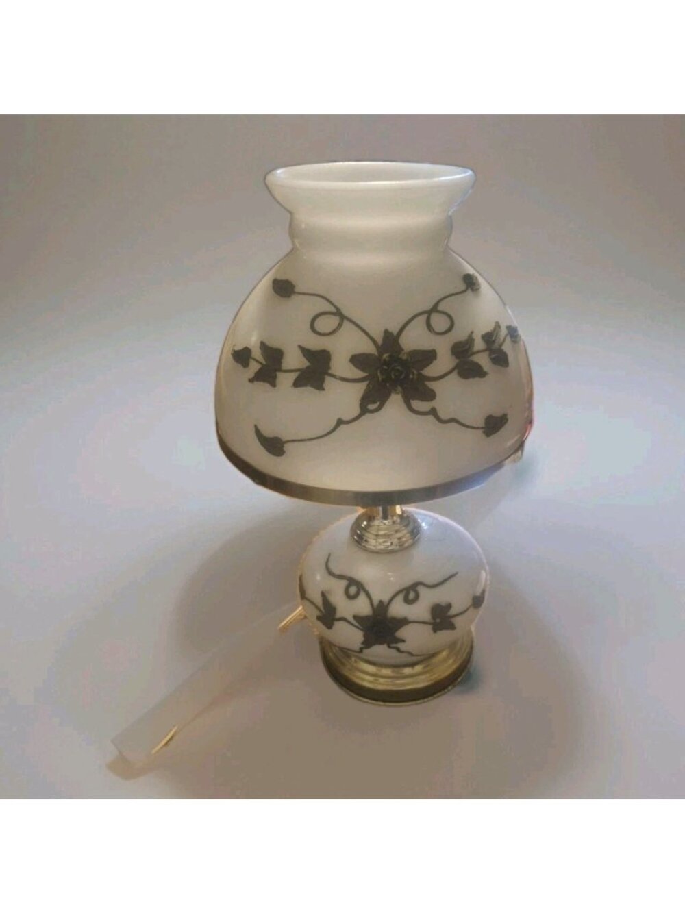 Vintage White Milk Glass Raised Brass Flower Hurricane Table Lamp ~ 3 Way Switch